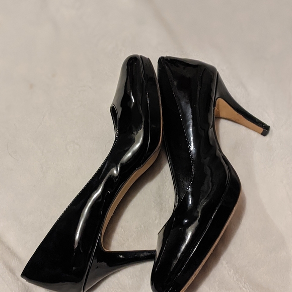 Heels - Picture 2 of 4